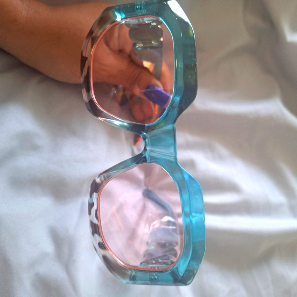 Cute teal & tortoise accented Sunglasses 👓